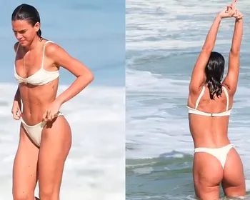 De biquíni cavado,Bruna Marquezine curte praia; veja fotos!