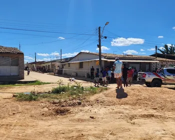 Suspeito de homicídio atira em comparsa por engano durante execução