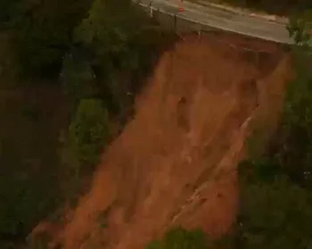 Vídeo mostra rodovia interditada após deslizamento de barreira no Pilar