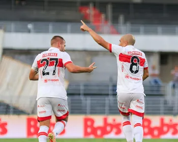 Chrystopher marca o primeiro gol do CRB contra o Vitória; confira o lance!