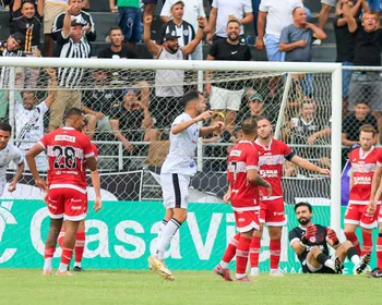 Fábio Aguiar empata para o ASA diante do CRB; assista ao gol!