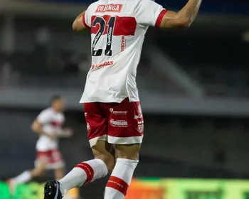 Pedro Castro coloca o CRB em vantagem contra o Operário-PR; veja o gol