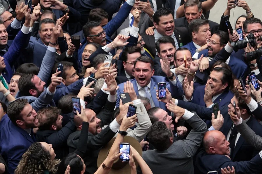 Bolsonaristas comemoram derrubada de veto ao PL da Dosimetria