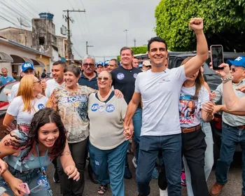 Ao lado de Célia Rocha e Alfredo Gaspar, JHC percorre Maribondo e Anadia