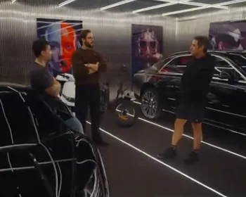 Carlinhos Maia abre mansão e mostra coleção de carros de luxo: 'realizado'
