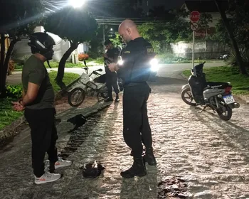 Dupla é presa em flagrante após furtar motocicleta em shopping de Maceió