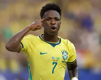 Em vídeo, Vini Jr. confirma viagem para Ibiza