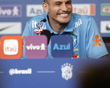 Ibañez faz mistério sobre posição que será utilizado na Copa: "Não depende de mim"
