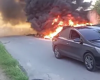 Incêndio em depósito de pneus provoca transtornos e deixa moradores sem energia