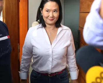 Keiko Fujimori rejeita recontagem de votos e anuncia que sairá do país na reta final da apuração