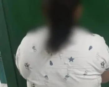 Mulher que fingia ser criança segue presa e fará exame psiquiátrico