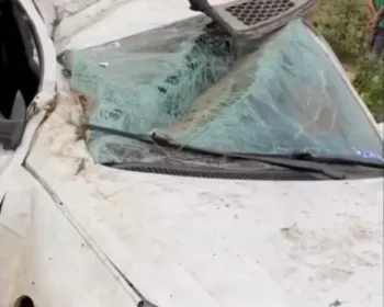 Vídeo: carro capota e fica destruído na AL-130 entre Maravilha e Ouro Branco