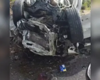 Vídeos: colisão entre carros deixa um morto e dois feridos em Craíbas
