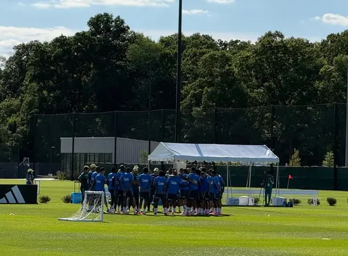 Ainda sem Neymar, Seleção faz treino em semana de estreia na Copa