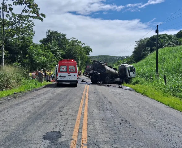 Acidente envolvendo quatro veículos deixa feridos e um morto na AL-424