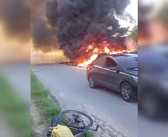 Incêndio em depósito de pneus provoca transtornos e deixa moradores sem energia
