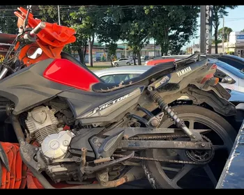 Motociclista sem CNH é detido com veículo com mais de R$ 20 mil em multas