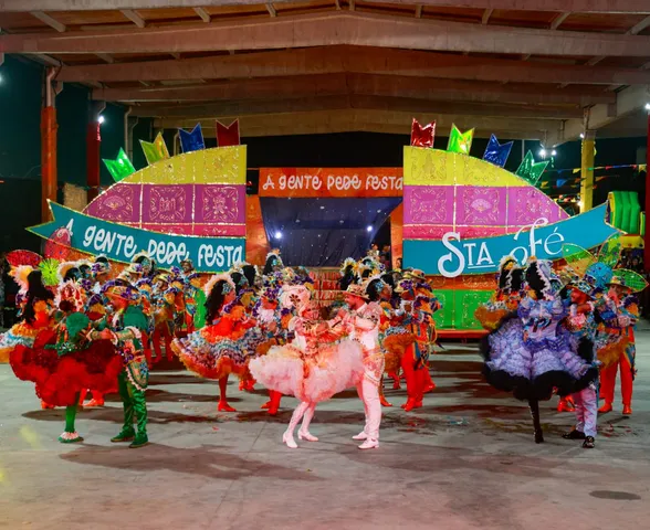 Santa Fé leva frevo, maracatu e tradição junina à grande final do Forró & Folia