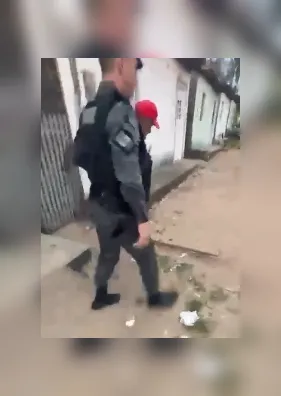 PM prende homem com mandado por latrocínio e ocultação de cadáver em Penedo