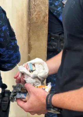 “Prejuízo grande”: suspeita de tráfico é presa durante operação na orla de Maceió