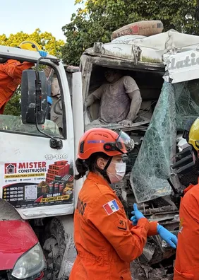 URGENTE: TV Gazeta flagra resgate de vítimas de grave acidente na Cambona