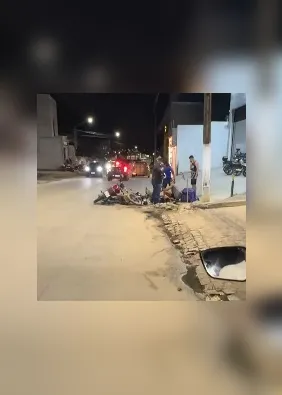 Vídeo flagra momento em que motos batem de frente em avenida de Arapiraca