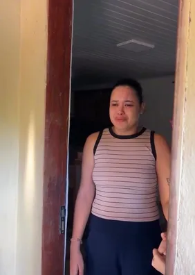 Vídeo: vítima se emociona ao saber da prisão de suspeito de estuprá-la em Coité do Noia