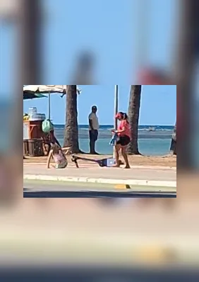 Em meio à discussão sobre patinetes elétricos, vídeo mostra queda de criança na Ponta Verde