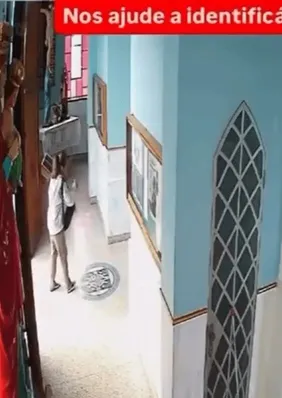Mulher é flagrada jogando fezes dentro de igreja no interior