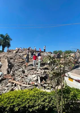 Vídeos mostram destruição causada por terremoto de magnitude 7,4 na Colômbia