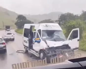 Acidente entre van e caminhão deixa 11 feridos na BR-316, em Atalaia