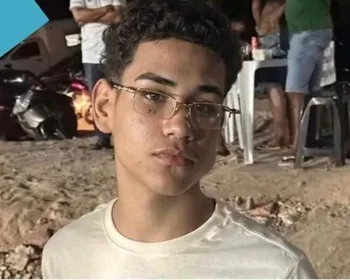 Adolescente de 14 anos morre após colisão entre moto e caminhão na AL-220