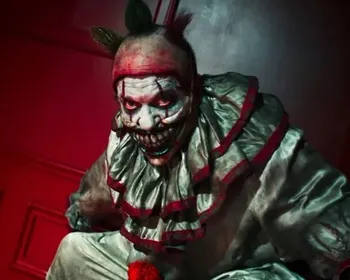 American Horror Story: 13ª temporada ganha trailer com Twisty, o Palhaço, e outras criaturas bizarras