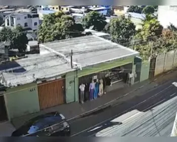 Barbeiro de 23 anos é perseguido e assassinado a tiros