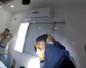 Bodycams mostram PMs matarem jovem rendido e com mãos à mostra