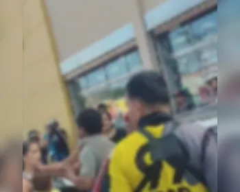 Confusão no Jacintinho: homem é esfaqueado após tentar defender mulher durante agressão