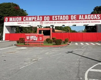 CRB instala fachada de “maior campeão de Alagoas” na entrada do CT após reconhecimento da CBF