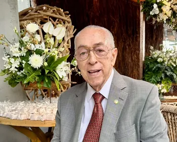 Dr. Milton Hênio recebe alta hospitalar e seguirá tratamento em casa