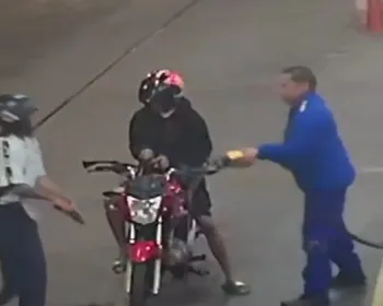 Dupla que caiu de moto durante assalto em posto de gasolina é presa