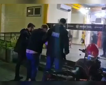 Falso veterinário é preso enquanto fazia cirurgia em gato no Rio; veja vídeo