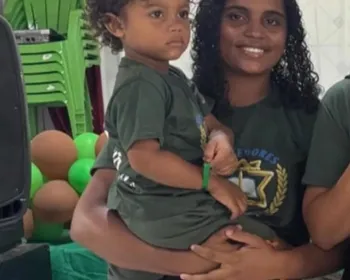 Grávida e filho de 4 anos morrem após incêndio em ataque de homens armados