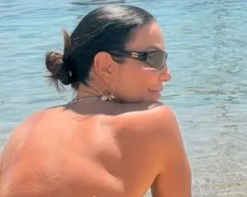 Ivete Sangalo agita a web com clique de biquíni e comentário do namorado
