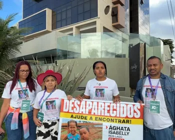Mãe de crianças desaparecidas no Maranhão vai à porta de prédio de Carlinhos Maia em busca de ajuda