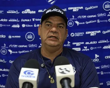 Moacir pede desculpas à torcida do CSA e mantém fé no acesso: "Dois jogos pela frente"