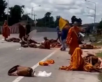 “Monges saíram voando”: vídeo mostra religiosos sendo atropelados na Tailândia