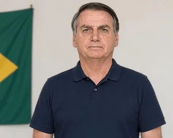 Moraes dá 48h para defesa de Bolsonaro esclarecer se autorizou IA na convenção de Flávio