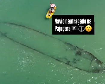 Naufrágio chama a atenção de banhistas e mergulhadores na Pajuçara