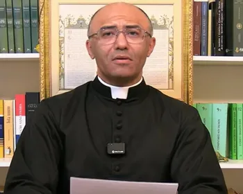 Padre excomungado denuncia nominalmente sacerdotes acusados de estupro
