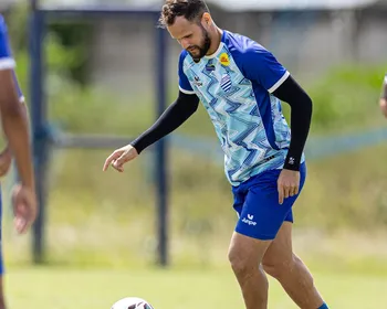 Alan James vive expectativa de estreia pelo CSA em decisão
