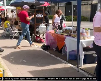 Sem cadastro e com novo espaço, ambulantes enfrentam queda nas vendas na Rua Aberta